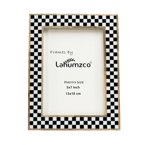 Best Color Frame for Black And White Photo