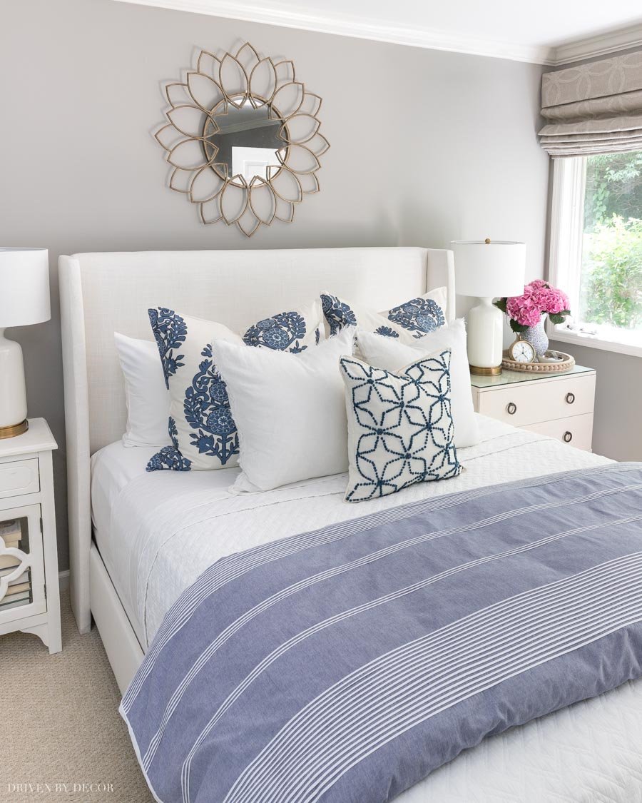 How to Arrange Decorative Pillows on a Bed