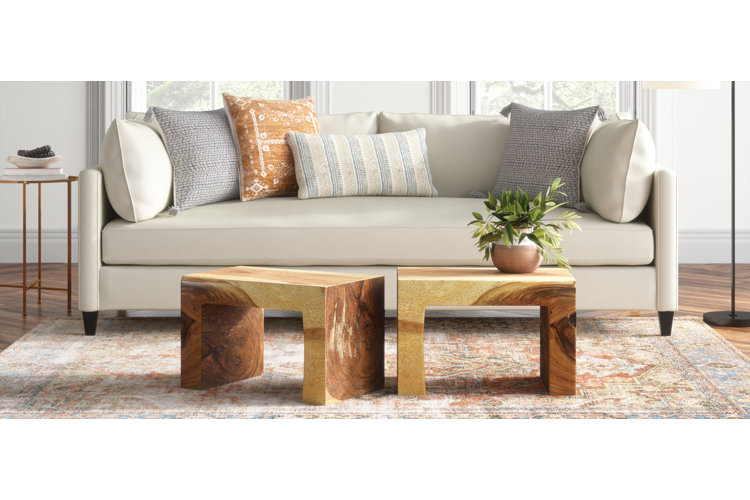 How to Arrange Decorative Pillows on a Couch