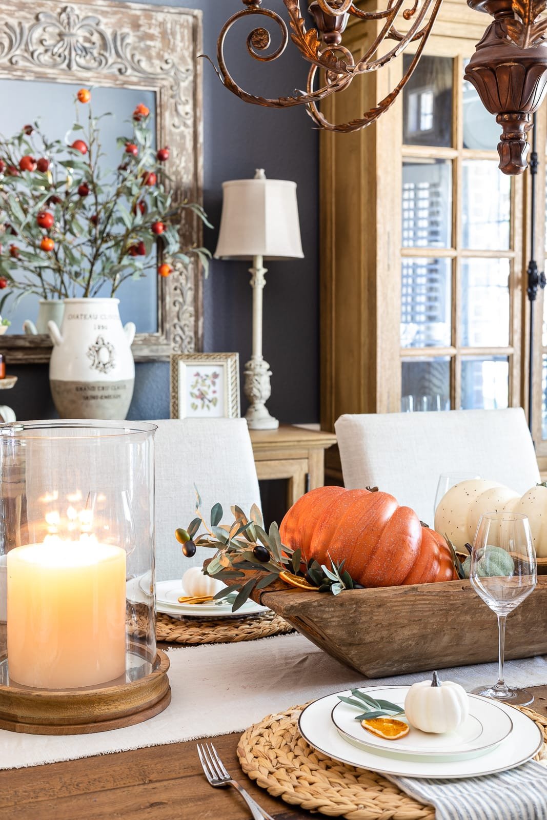 How to Decorate a Dining Room Table for Fall