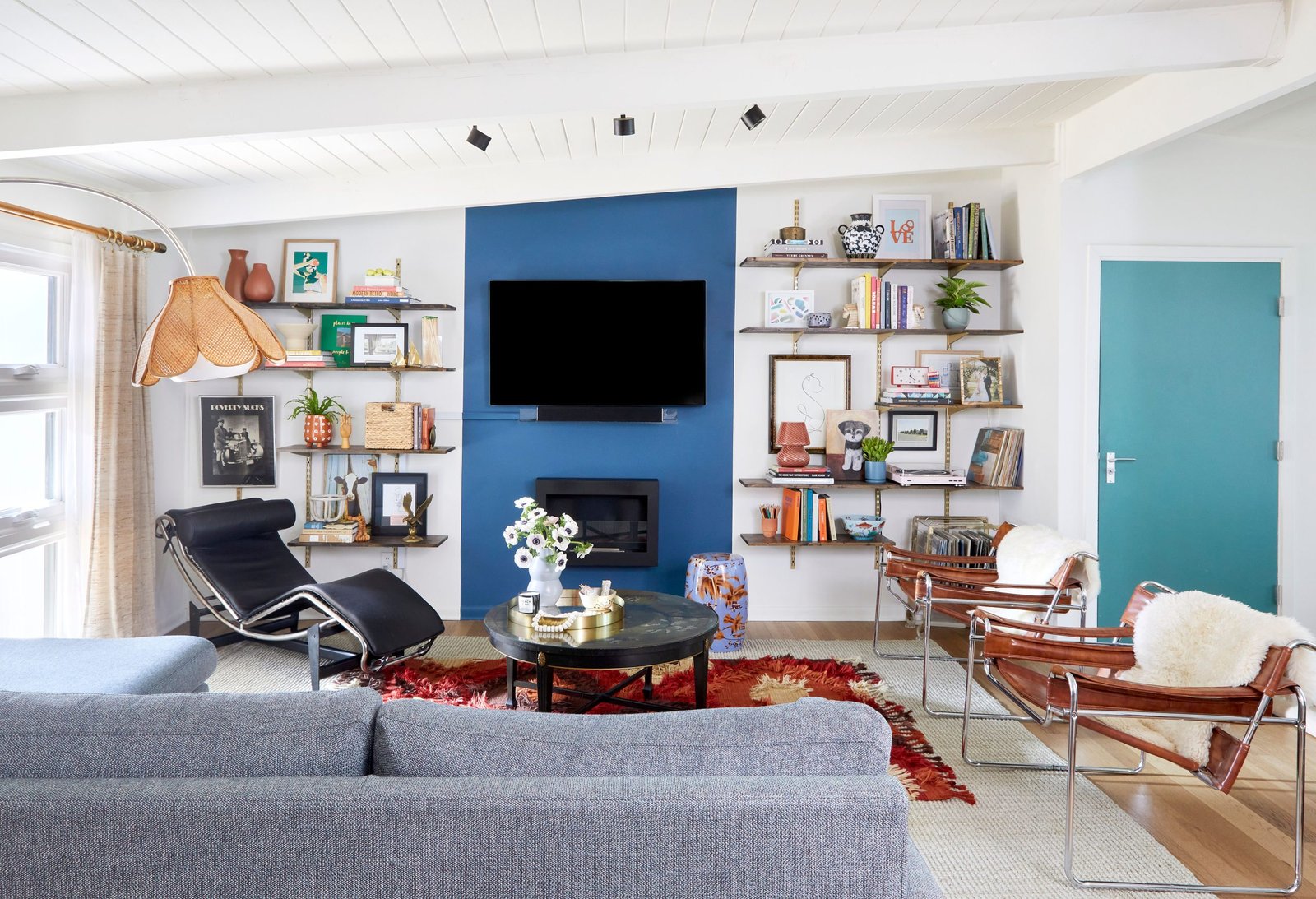 How to Decorate a Large Wall in a Living Room