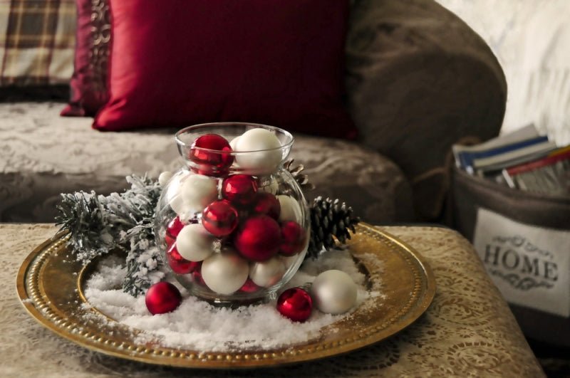 How to Decorate a Living Room Table for Christmas