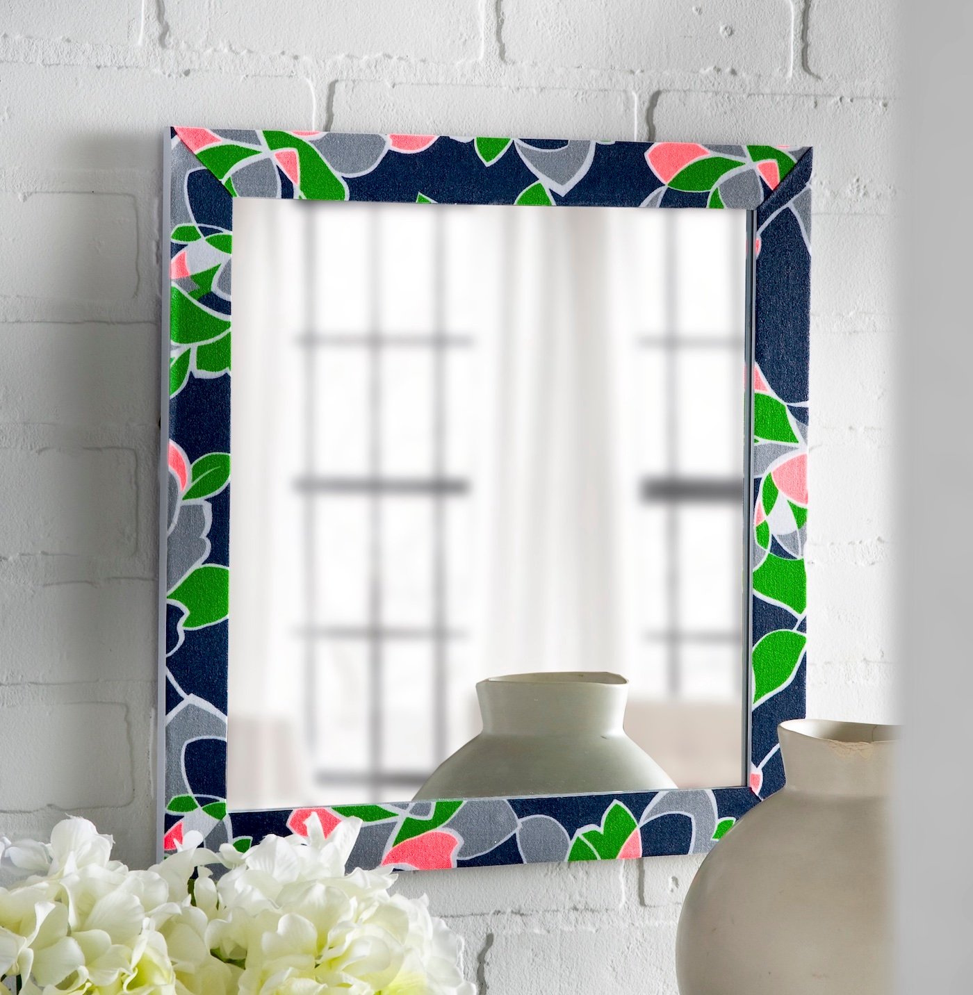How to Decorate a Mirror Frame