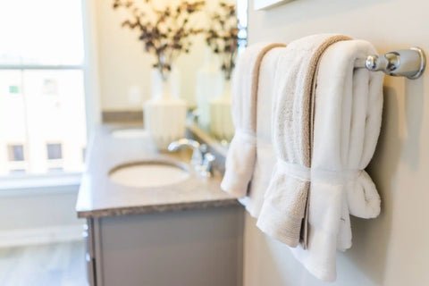 How to Decorate Bathroom Towels