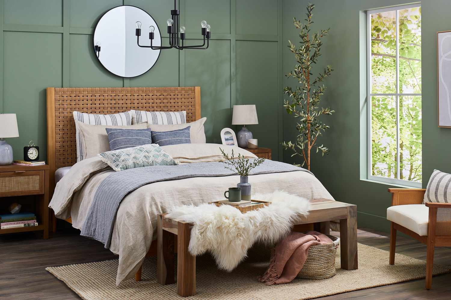 How to Decorate Bed