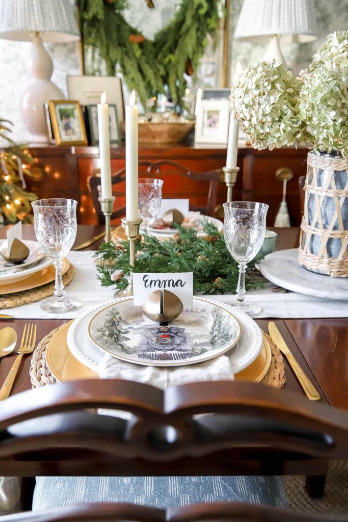 How to Decorate Dining Table for Christmas