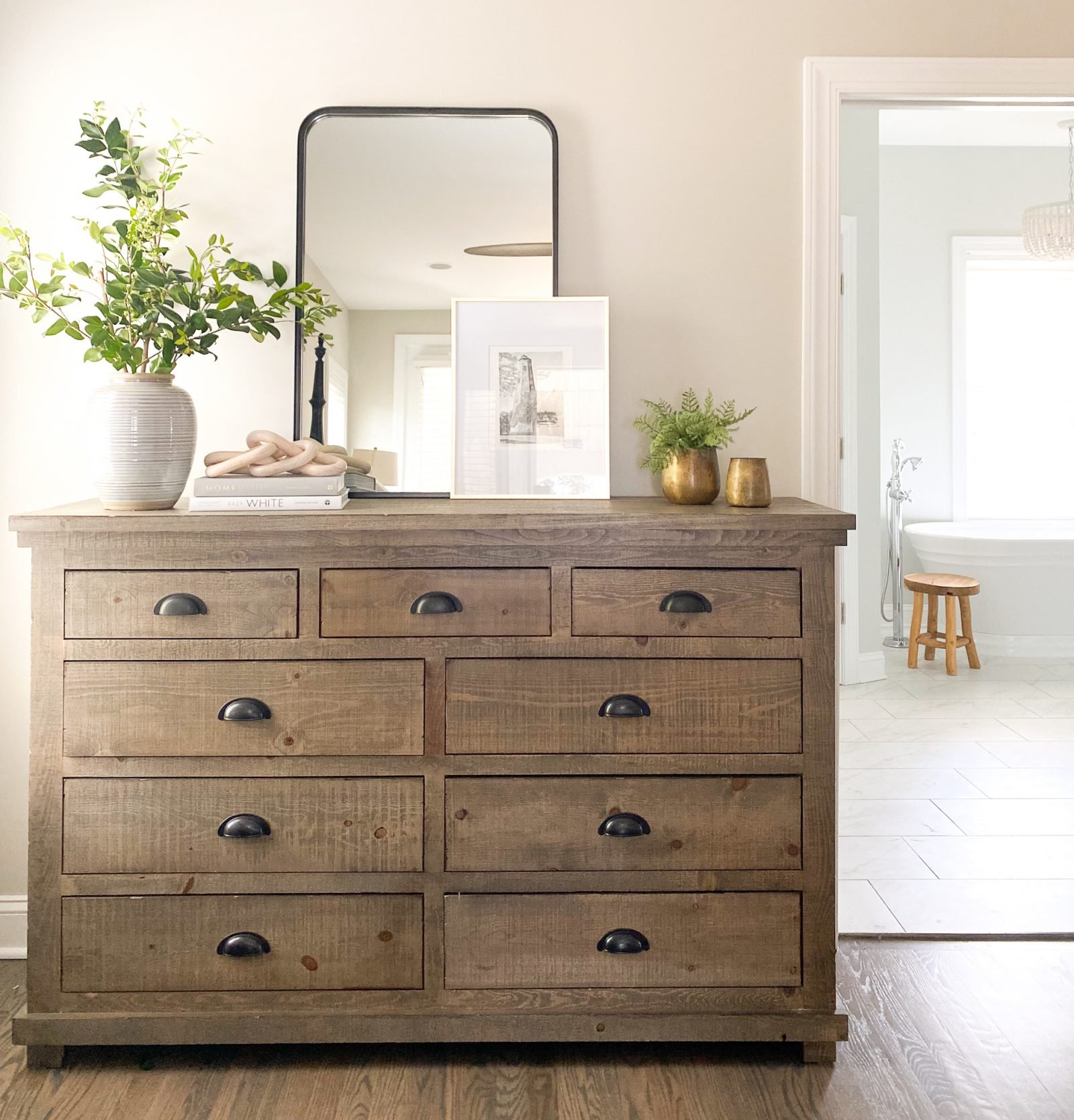 How to Decorate Dresser