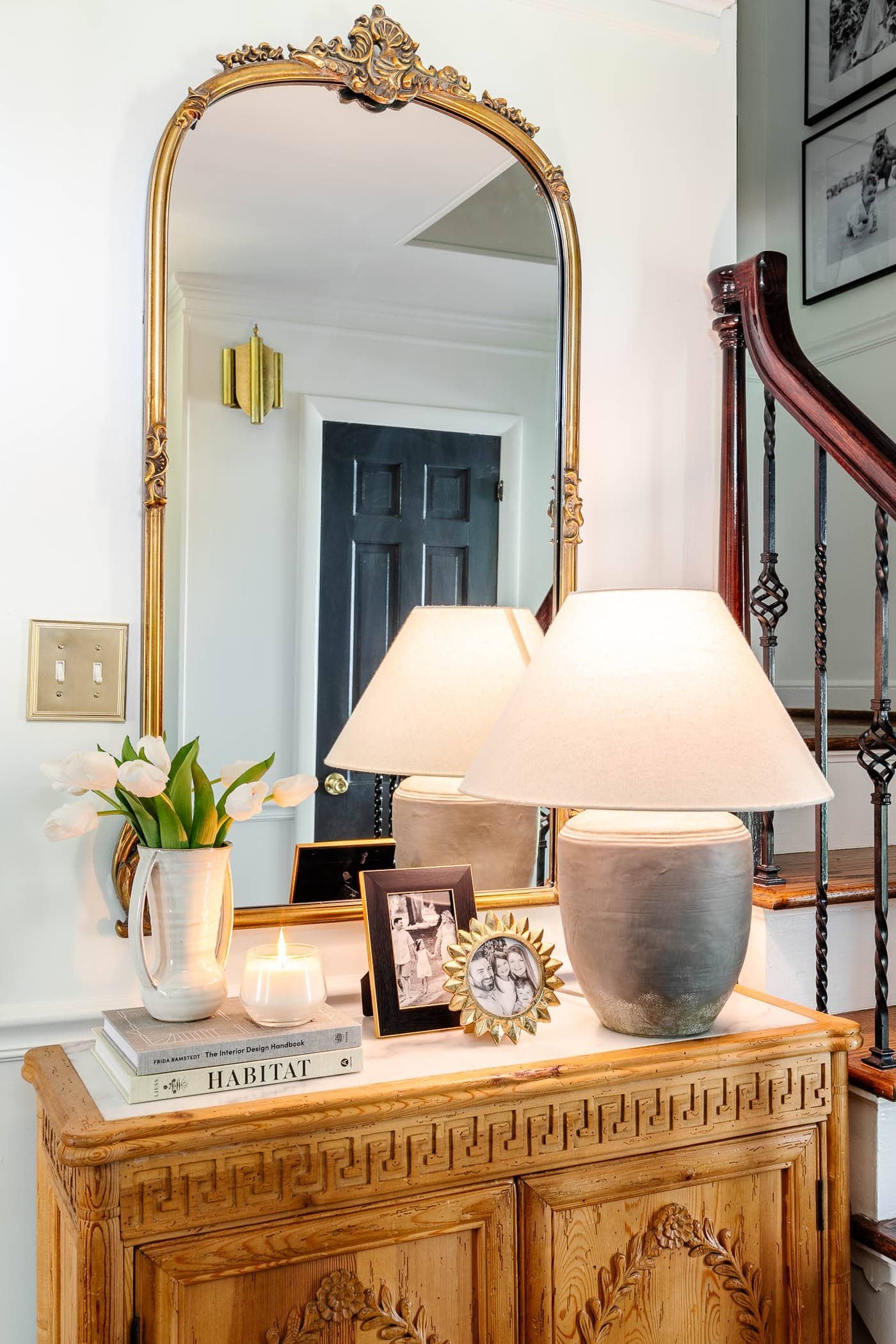 How to Decorate Foyer Table