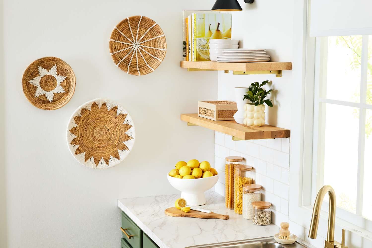 How to Decorate Kitchen Walls