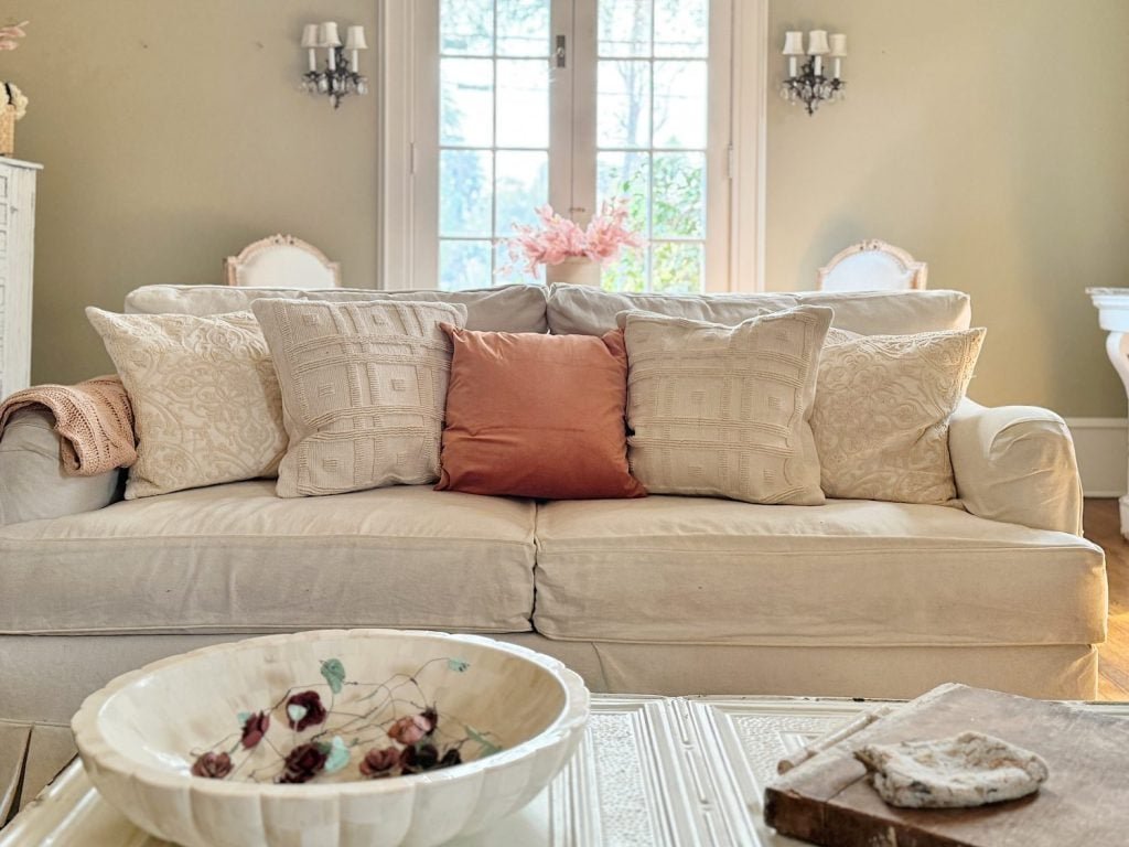 How to Decorate Living Room With Beige Sofa