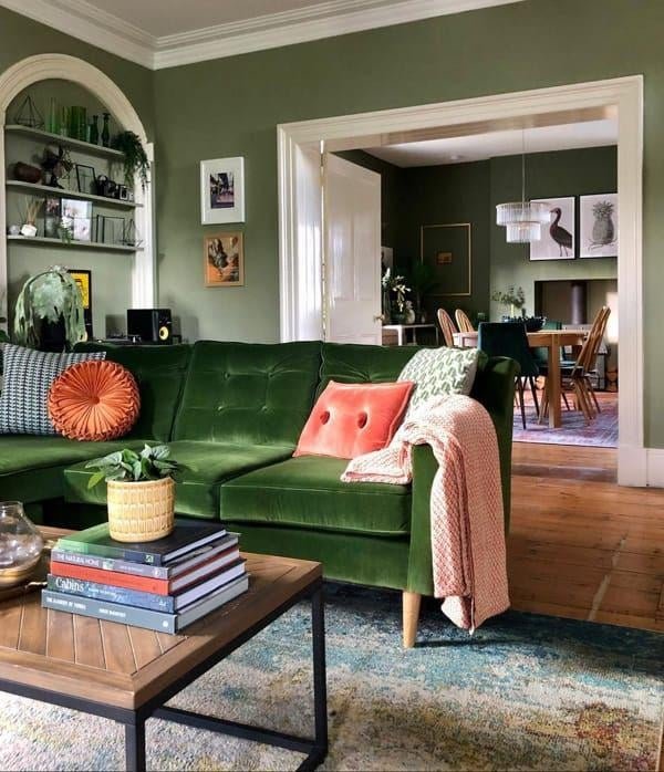 How to Decorate Living Room With Green Sofa