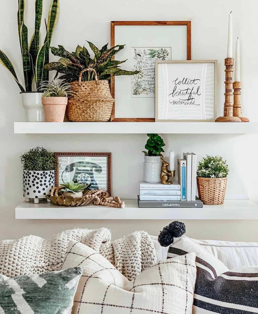 How to Decorate Shelves in Bedroom