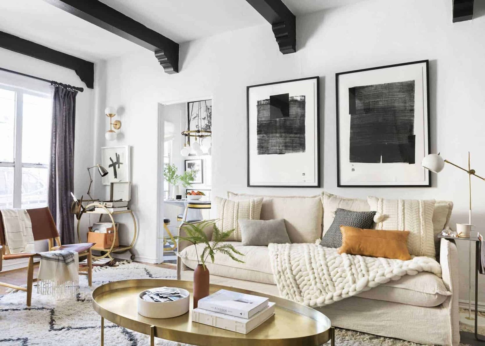 How to Decorate Sofa With Pillows
