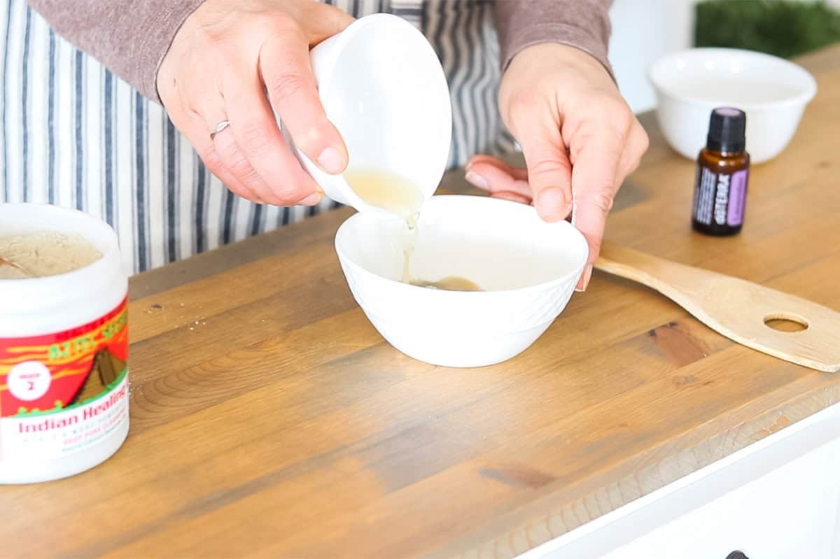 How to Make Bentonite Clay at Home