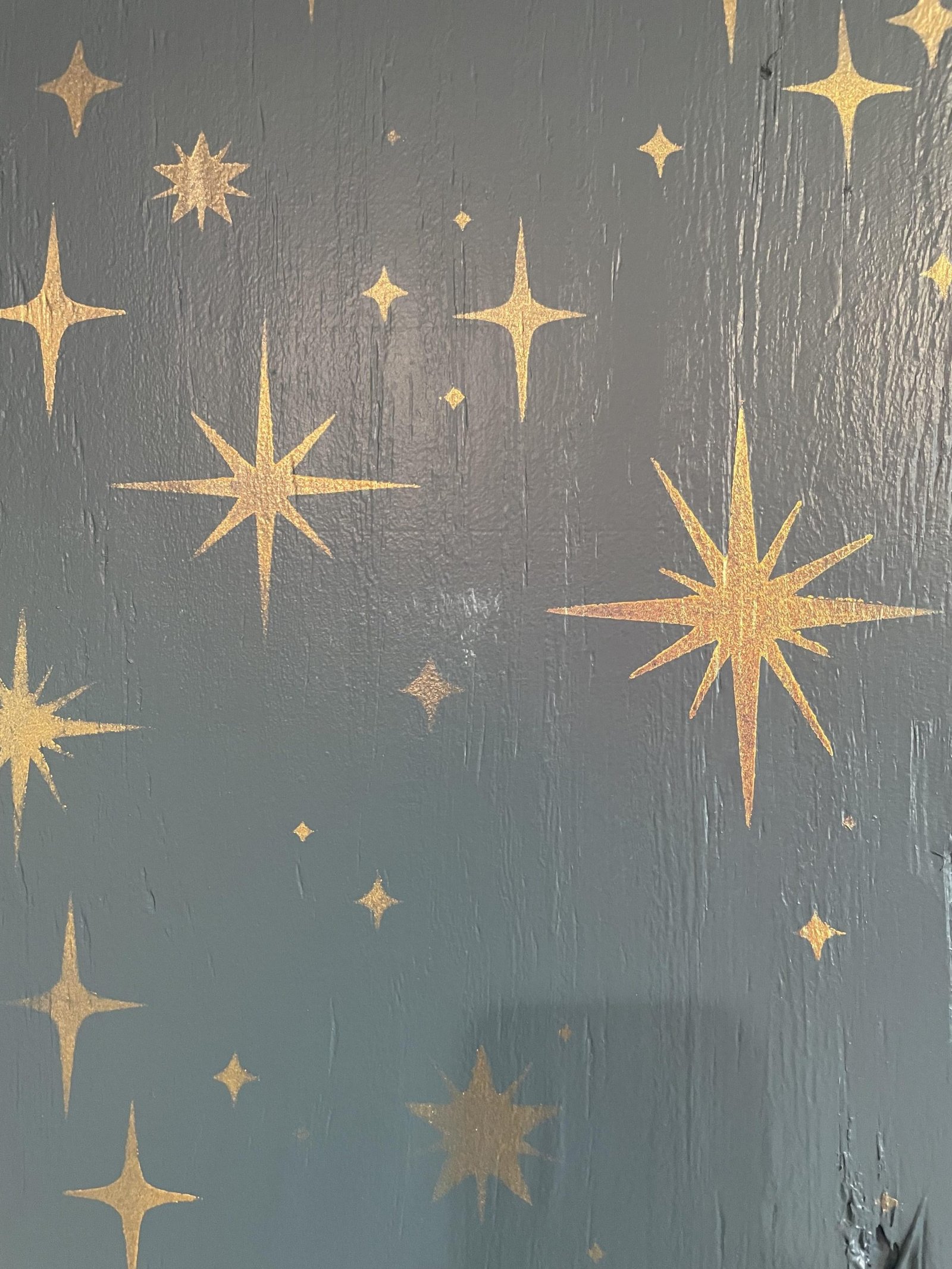 How to Paint Stars on Wall