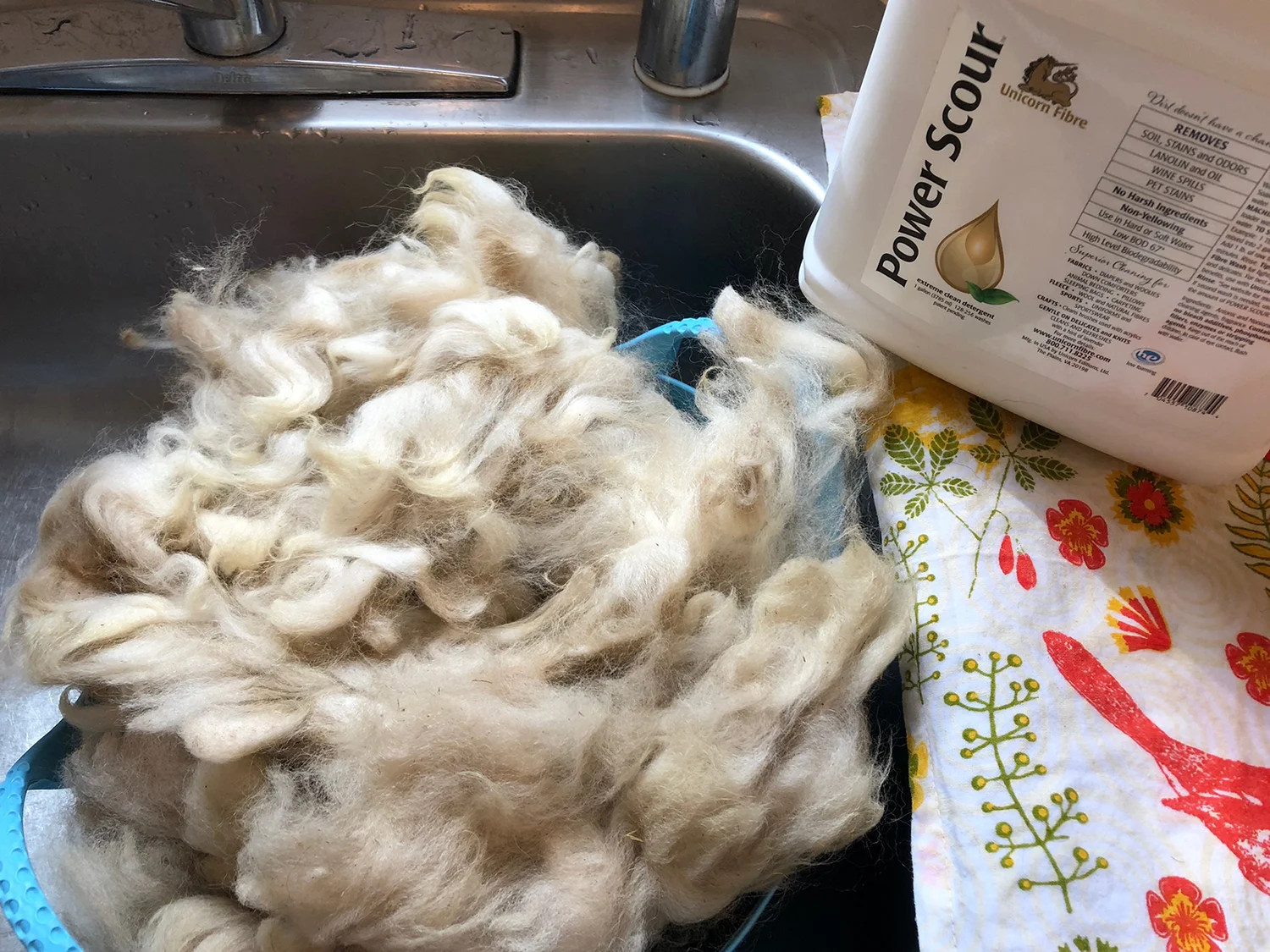 How to Wash Raw Wool at Home