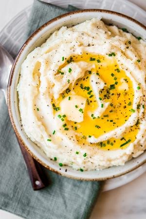 Thanksgiving Roasted Garlic Mashed Potatoes