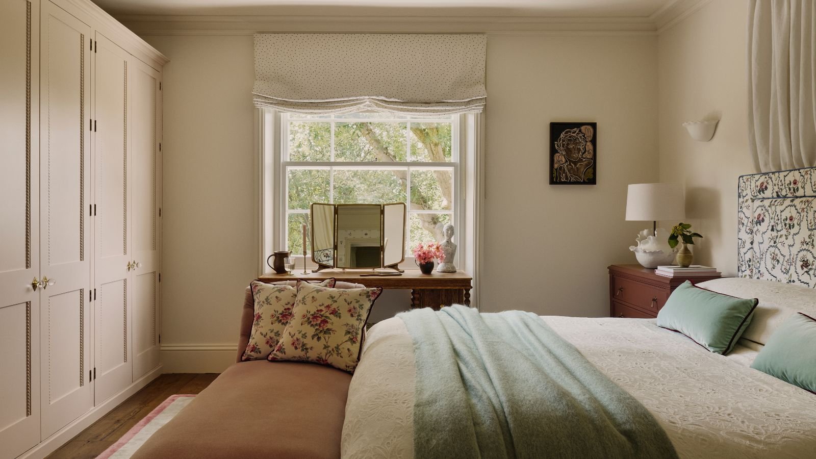 What Color for Bedroom With Antique Bed And Dresser