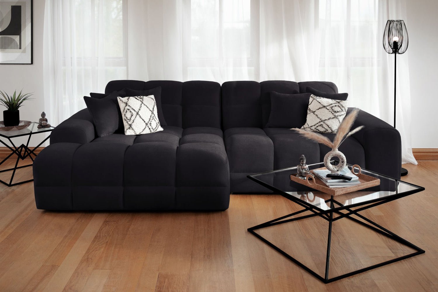 What Colours Go With a Black Sofa Living Room